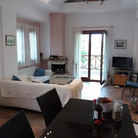בית נופש Evgenia Maisonette לריסוס